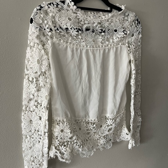 Sheer lace medium blouse - Picture 4 of 7